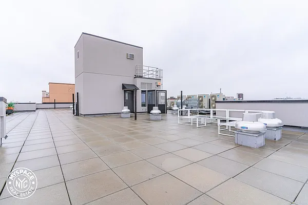 Rented by MySpaceNYC | media 156