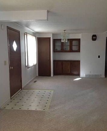 Dining/front entryway