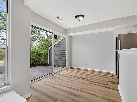 5th image of 4606 Stansbury Ln