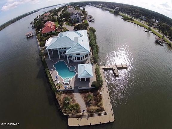 2nd image of 1202 Commodore Dr