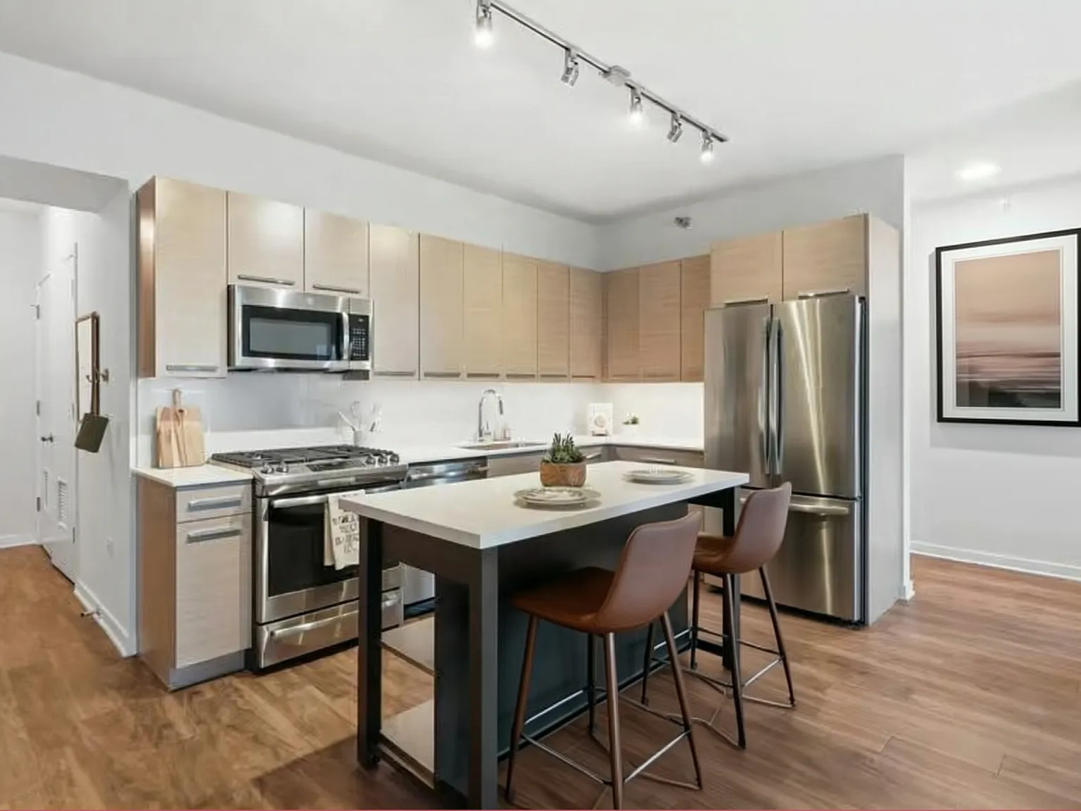 1 bed, 735 sqft, $3,263 — Photo 4