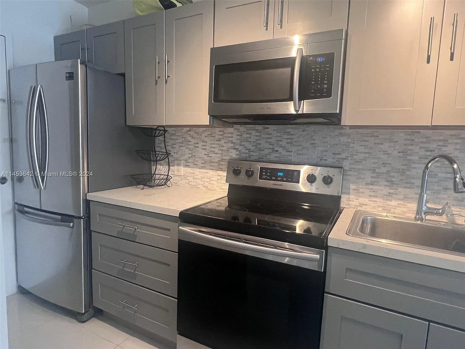 The Decoplage Condo — Photo 1