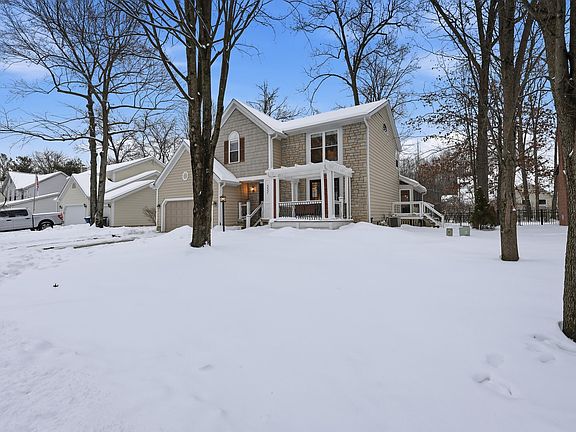 2nd image of 352 Spruce Hill Dr