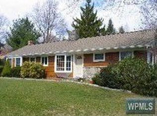 11 Ridgeview Ave, Mahopac, NY 10541