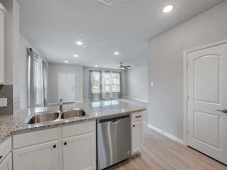 2744 Baneberry Ln — Photo 12