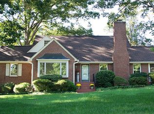 425 5th Avenue Pl NE, Hickory, NC 28601