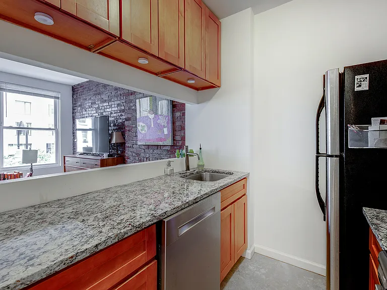 350 W 14th St #4G — Photo 8