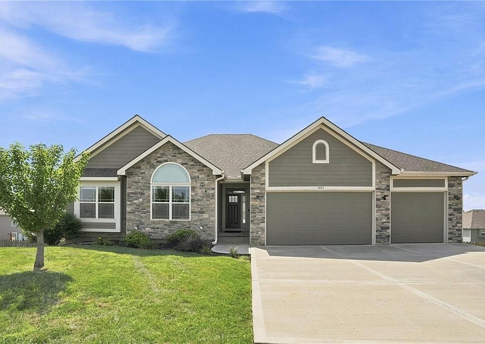 1st image of 601 Englewood Dr