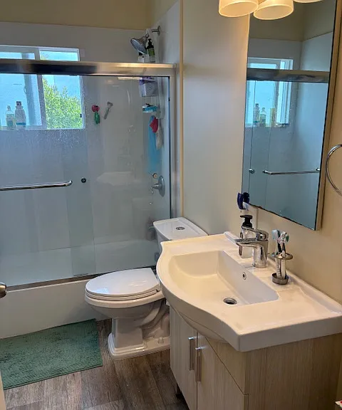 Bathroom with Tub/Shower