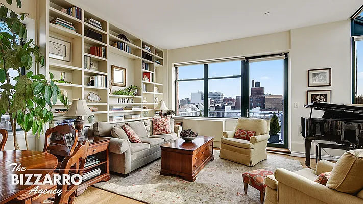 Sold by Bizzarro Agency | media 4