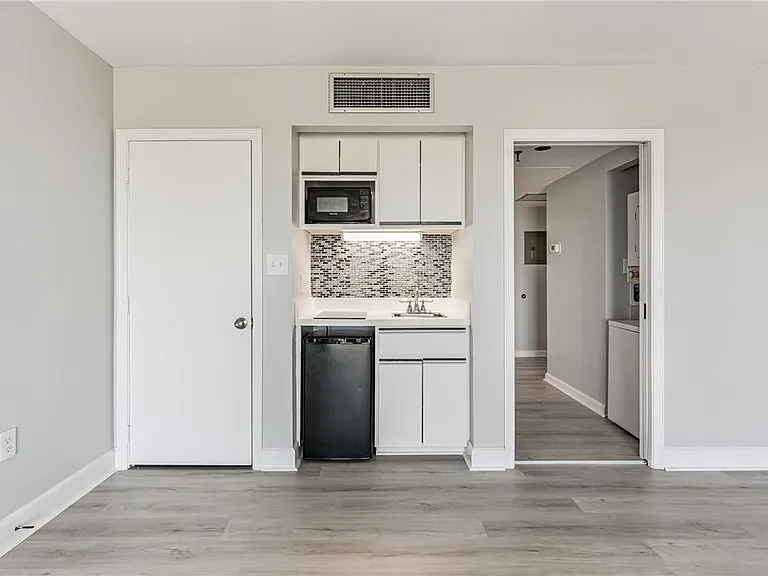 1 Marina Dr — Photo 5