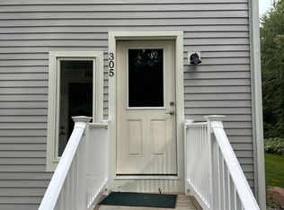 2 Village Green Dr #305, Kittery, ME 03904