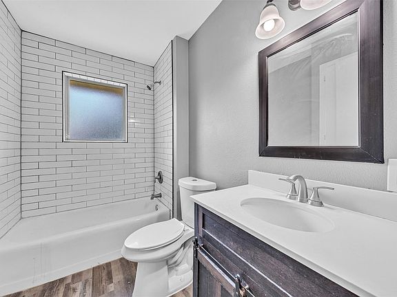4th image of 2628 Belhaven Dr