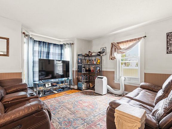 2nd image of 13 Acorn Street