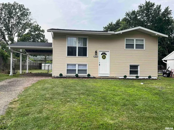 2233 E Linnhill Ln, Washington, IL 61571
