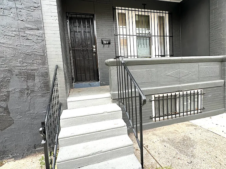 1452 S 27th St — Photo 15