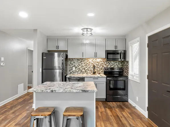 14625 62nd St N APT 2, Stillwater, MN 55082