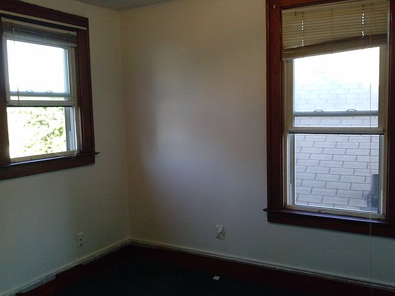 5th image of 36 W Benson St