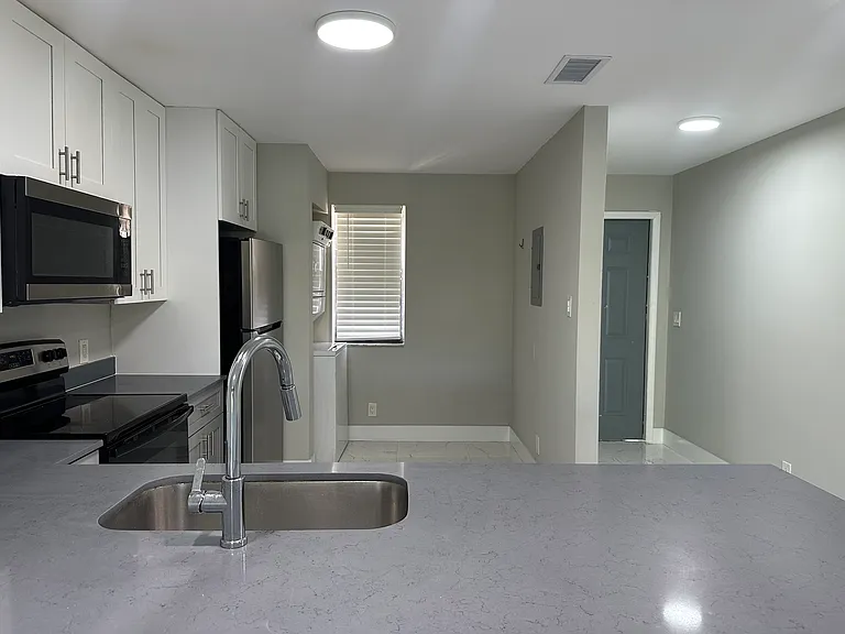 4881 Arjaro Dr #4881 — Photo 5