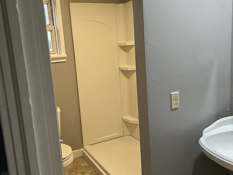 8-10 Clark St #8 — Photo 10