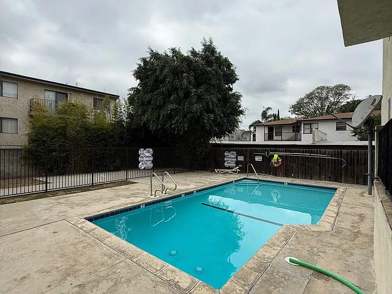 Royal Wyandotte Apartments — Photo 17