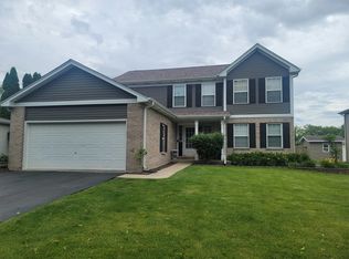 198 Steamboat Ln, Bolingbrook, IL 60490