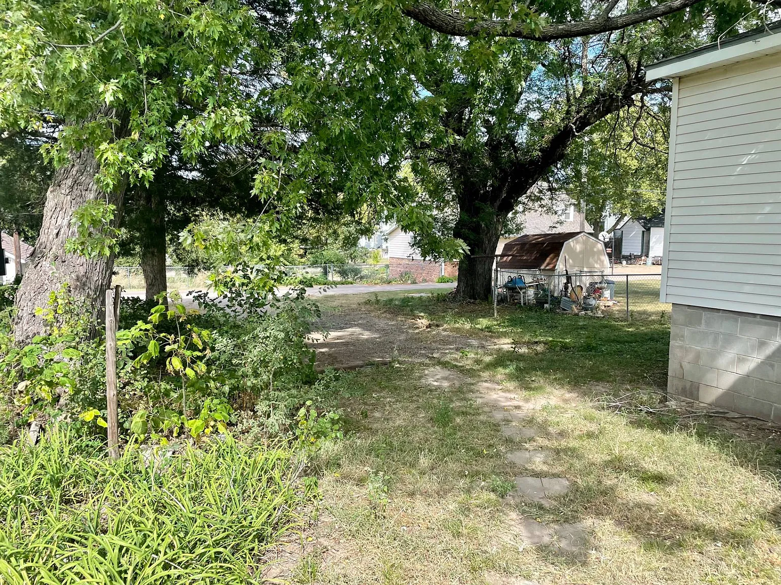 2 bed, 1.0 bath, $850 — Photo 4
