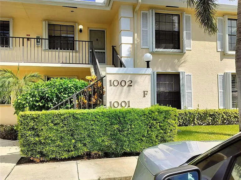 1002 Keystone Dr #F — Photo 1