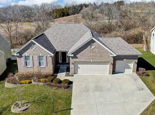 121 Montgomery Ln, Springboro, OH 45066
