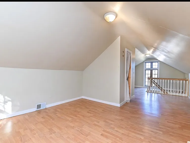 7710 S Jefferson St — Photo 5