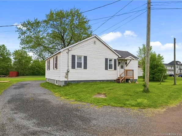 20 Aiton Rd, Sussex, NB E4E 3R7