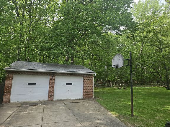 2 car detached garage