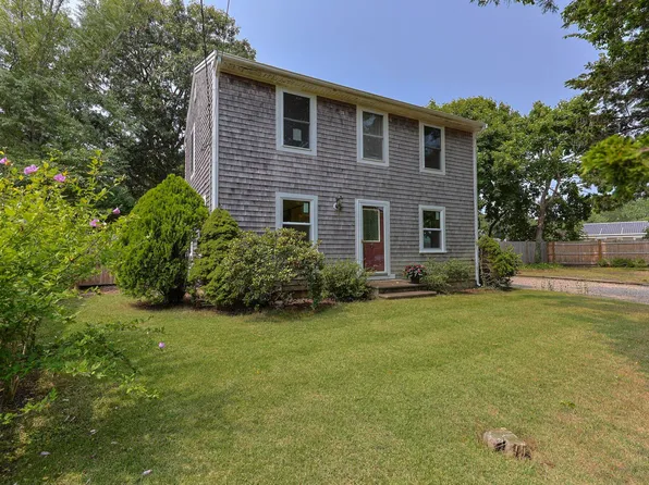 3 Royal Circle, East Falmouth, MA 02536