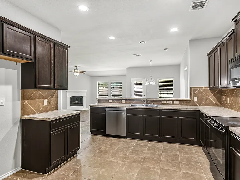 3814 Spring Run Ln — Photo 17