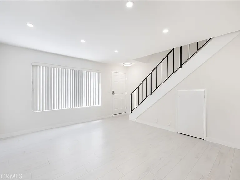 333 Riverdale Dr #14 — Photo 4