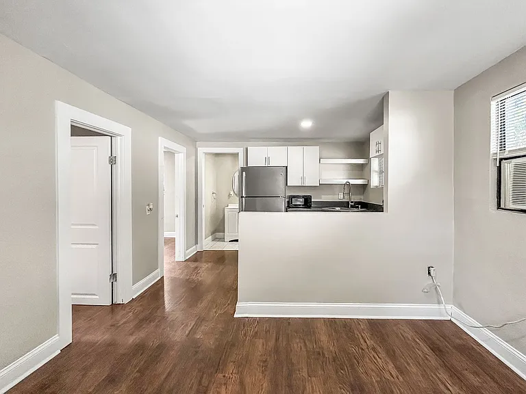 1515 E 31st Ave — Photo 14