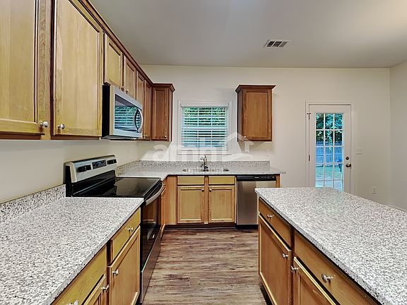 4th image of 2443 Folsom St