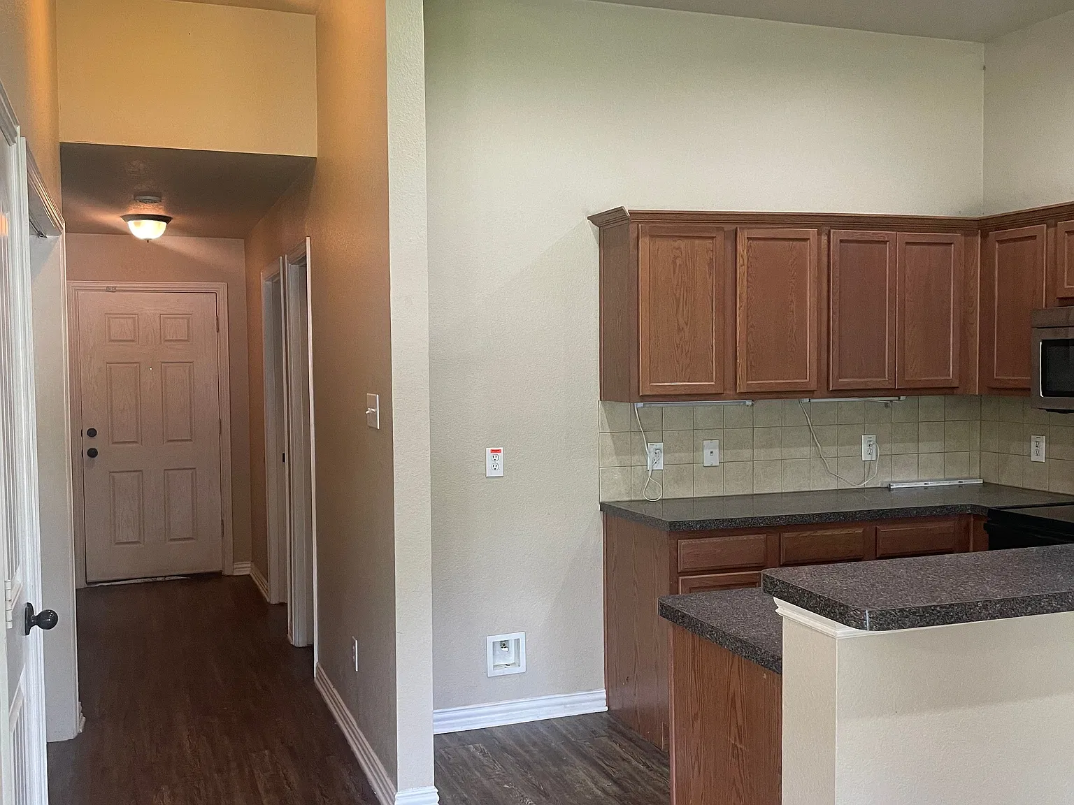 3 bed, 2.0 bath, 1431 sqft, $1,825 — Photo 4