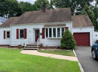 21 Munsee Dr, Cranford, NJ 07016