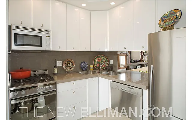 Sold by Douglas Elliman | media 16