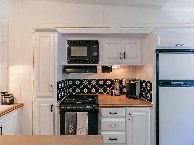 5296 Alta Vista St #C — Photo 20