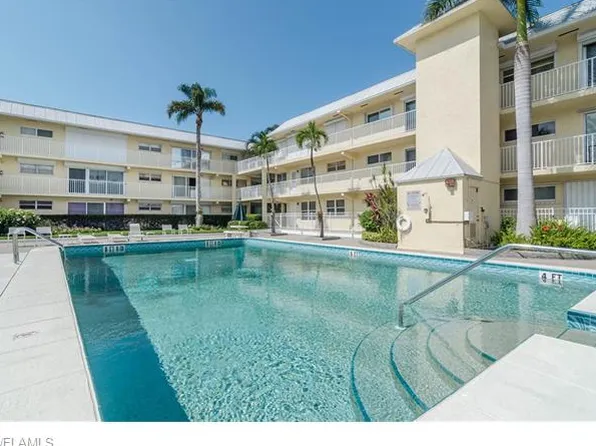 1100 8th Ave S APT 205A, Naples, FL 34102