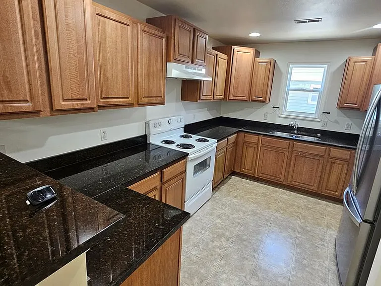 28 Fuller Cir — Photo 6