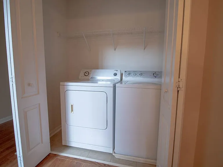 127 Ventura Pl — Photo 21
