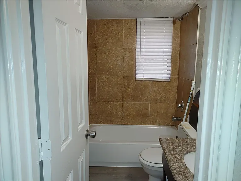 6204 Culberson St #12 — Photo 4