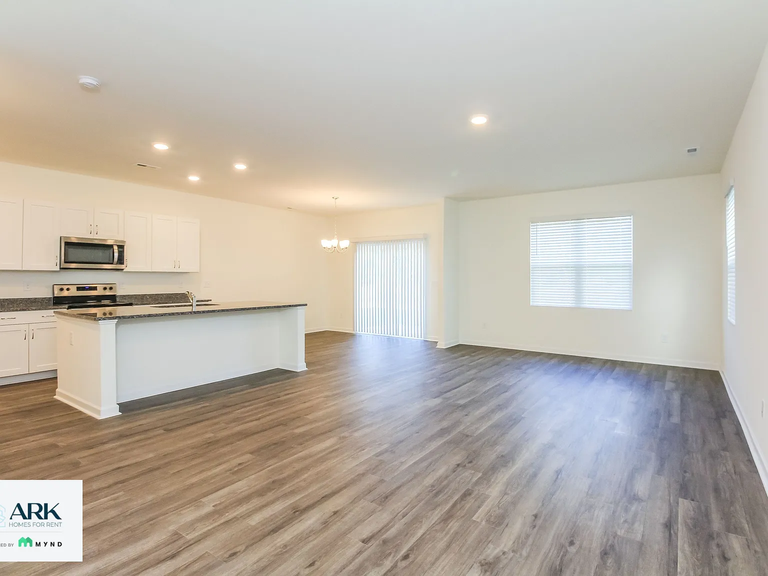 3 bed, 2.5 bath, 2186 sqft, $2,299 — Photo 2