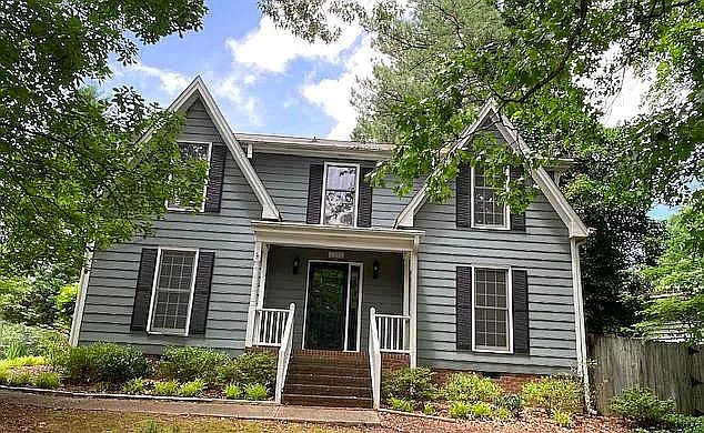 1st image of 2353 Ravenhill Dr