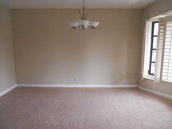 4th image of 4431 NE 27th Ave