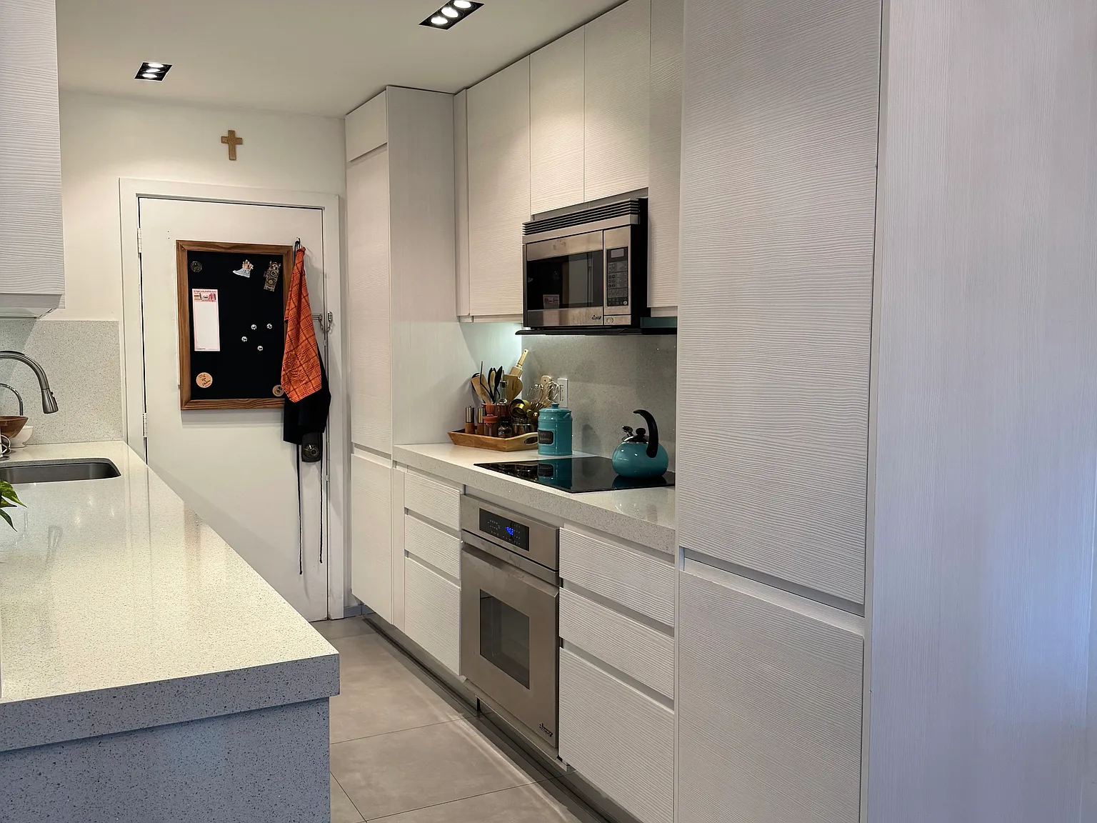 2 bed, 902 sqft, $3,495 — Photo 3
