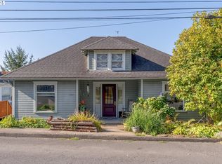 380 Columbia St, Cathlamet, WA 98612